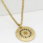 MEDALLION Brújula Cadena negro